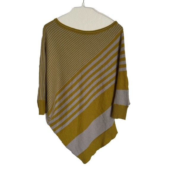 BCBG MAXAZRIA Women’s Asymmetrical Striped Short Sleeve Sweater Size Medium - Picture 1 of 12